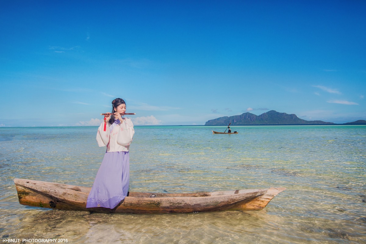 画面超美的海边古装裙福利姬全图套免费网站