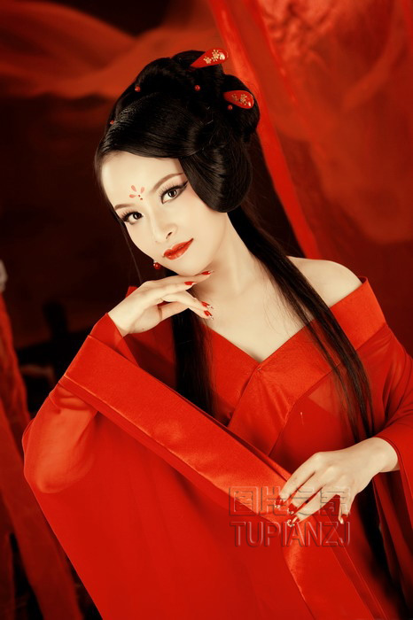 朱颜红唇古典少女 撩g0g0亚洲大胆裸体艺术图片