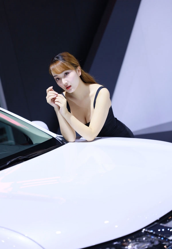 小清新气质车模白皙面西西顶级艺术裸体日本超大胆图片