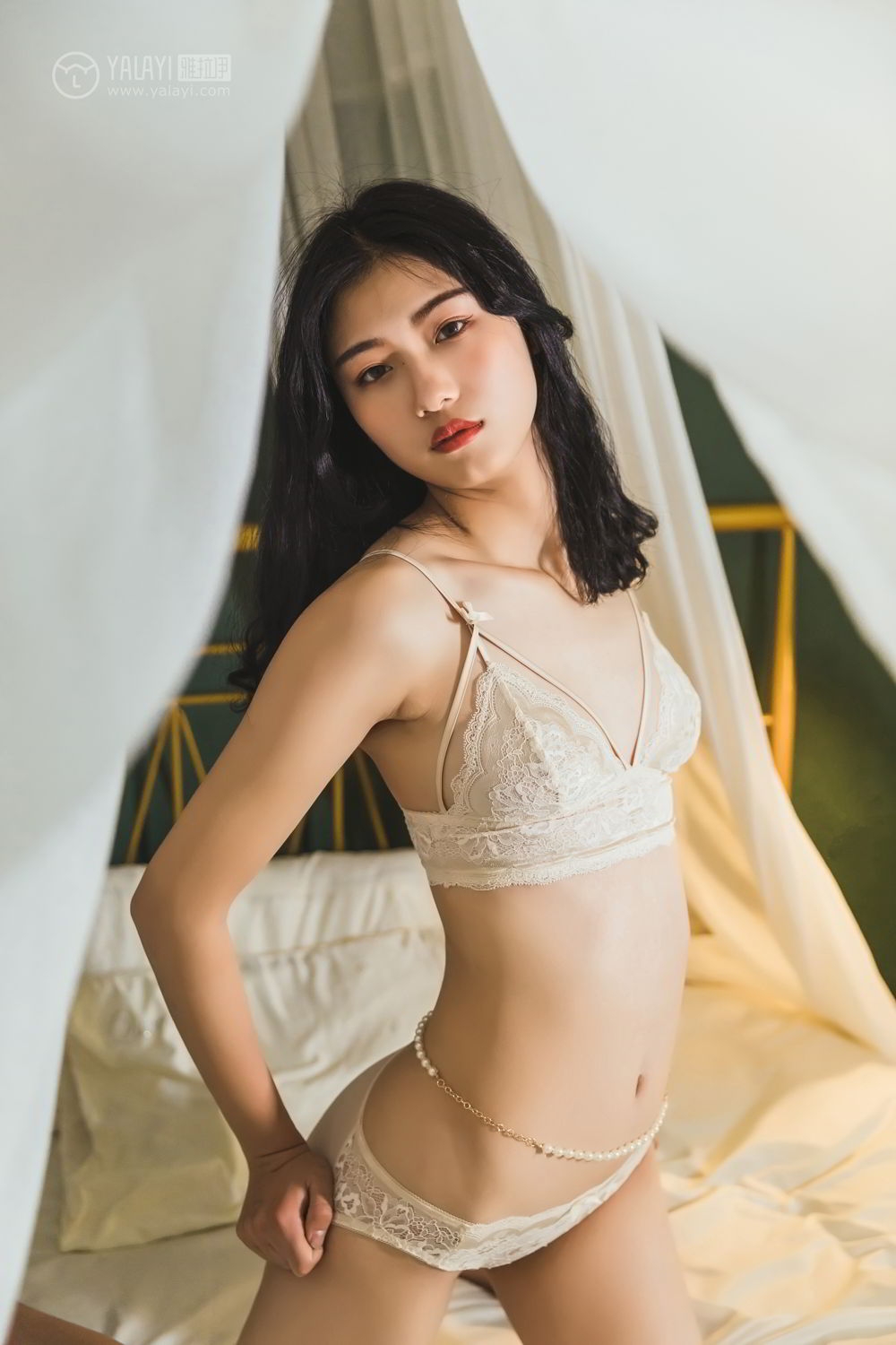 模特床上运动香汗mm121私房照美女图片