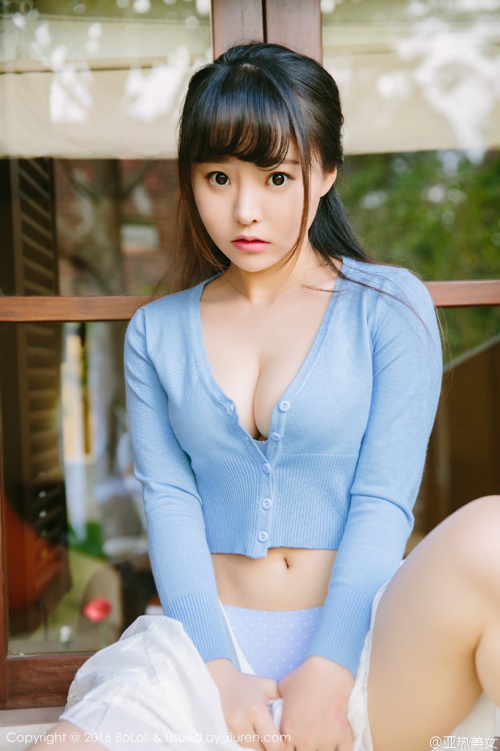 日本清纯大眼美女性感赤裸裸裸体图片