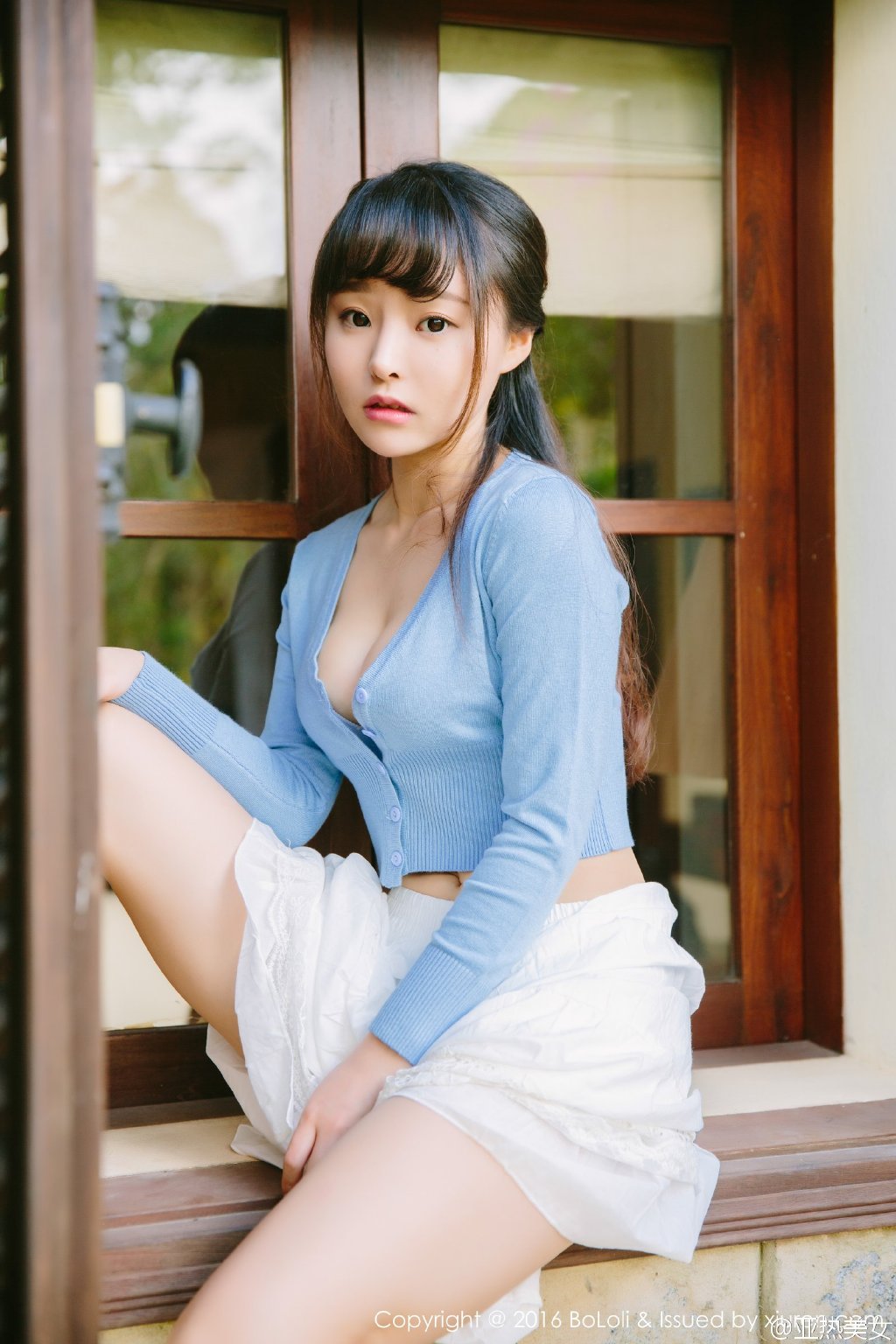 日本清纯大眼美女性感赤裸裸裸体图片