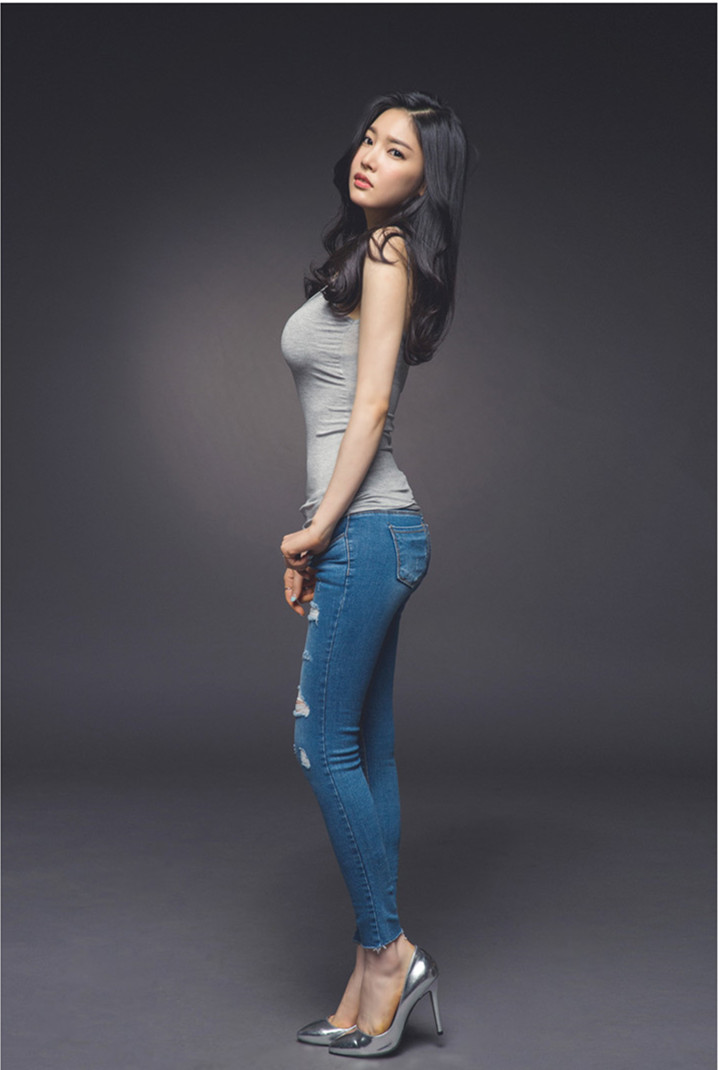 身材高挑性感的韩国完美女写真美女艺术写真照