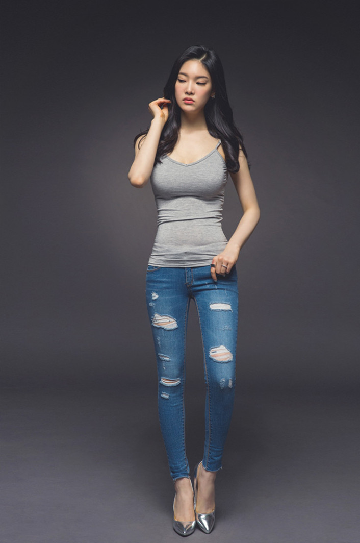 身材高挑性感的韩国完美女写真美女艺术写真照