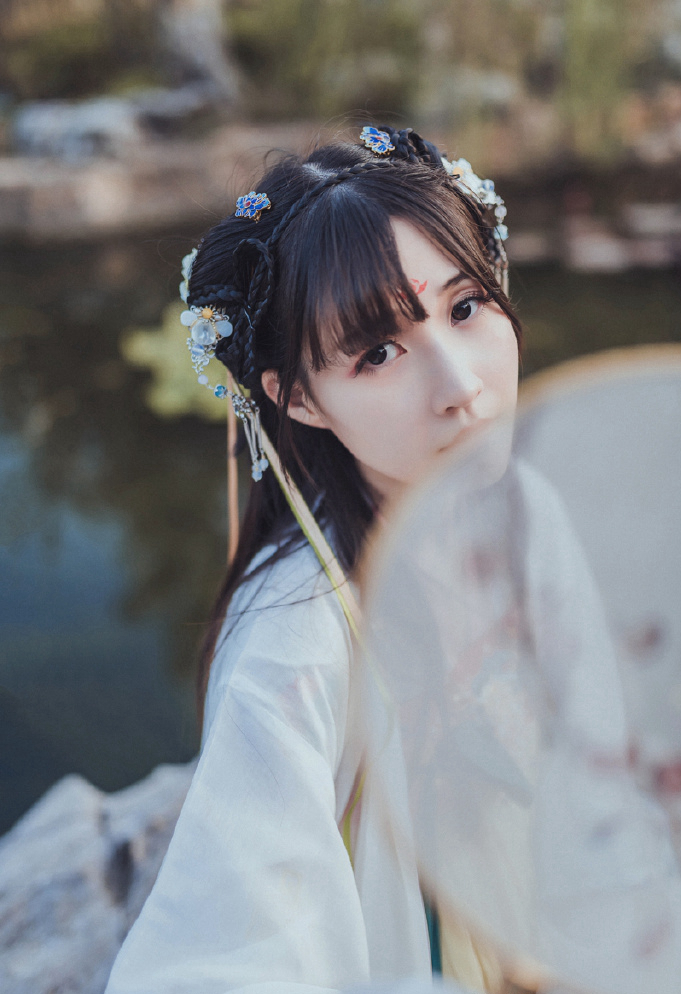 极品大波女神慵懒写着cosplay暴露无圣光秀美图