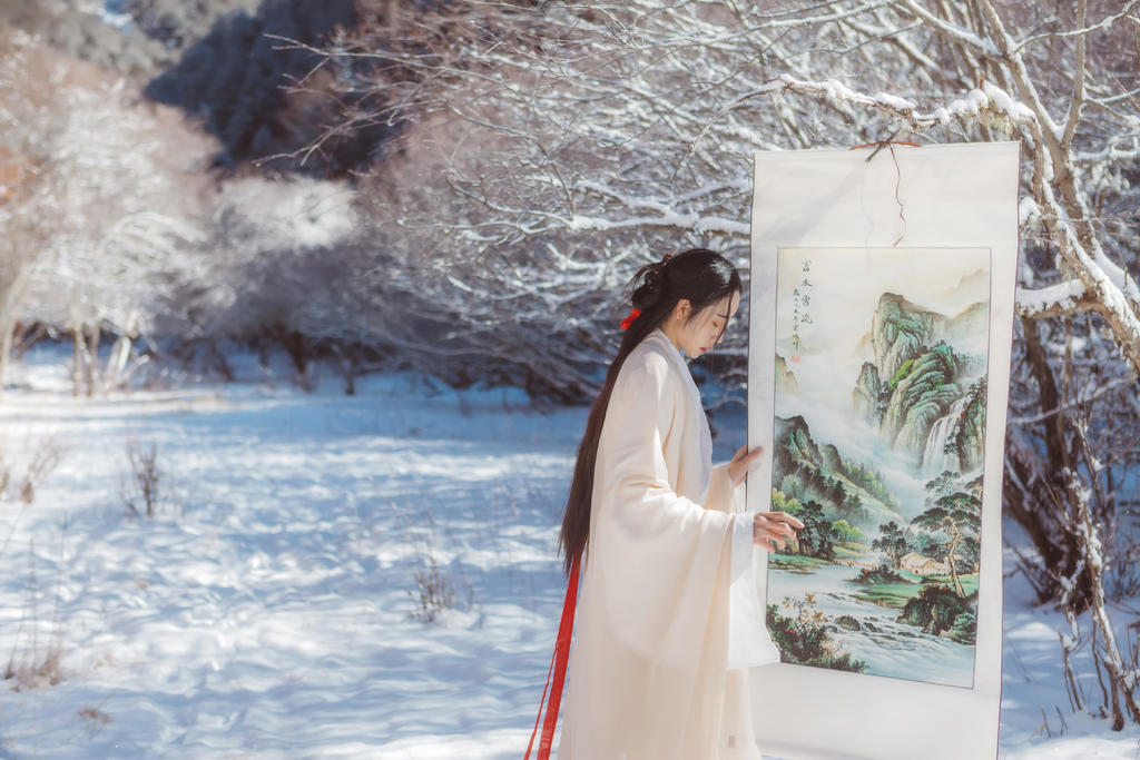 雪地里的汉服美女清新美女脱光图片