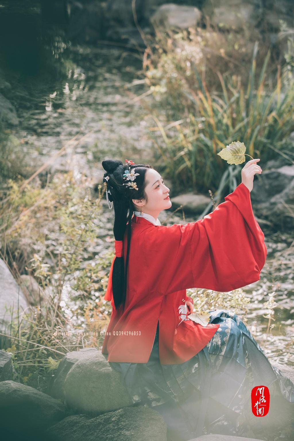 汉服美女红唇雪肤唯美极度色诱图片