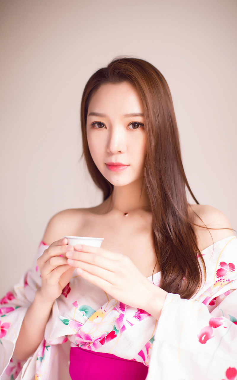 日韩系和服美女香肩半GOGO亚洲肉体艺术无码图片