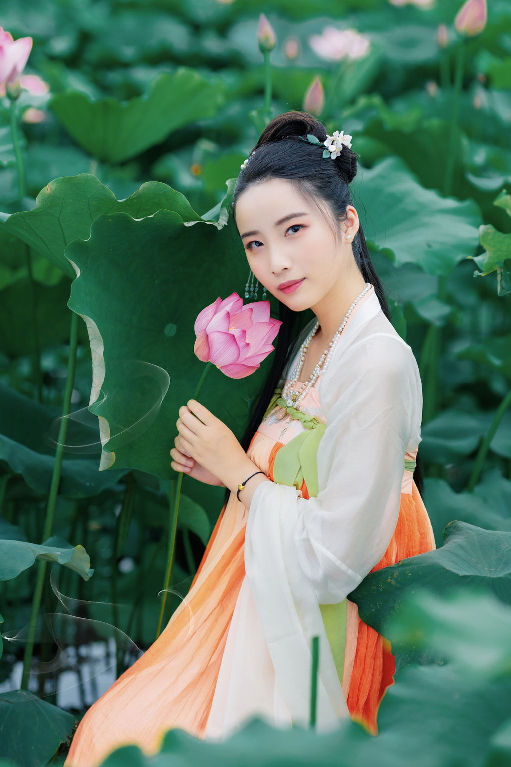 高清古装美女及腰长发中国艺术模特图片