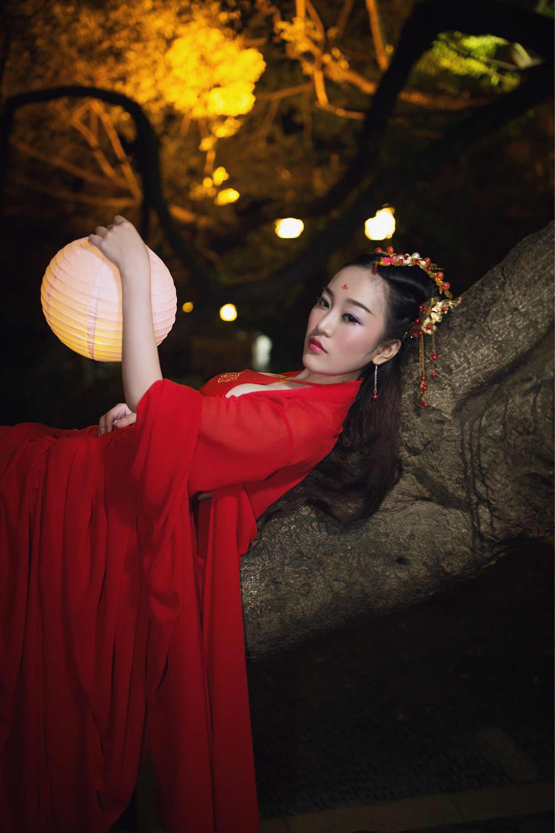 红裙古装美女亚洲粉嫩无遮挡18p