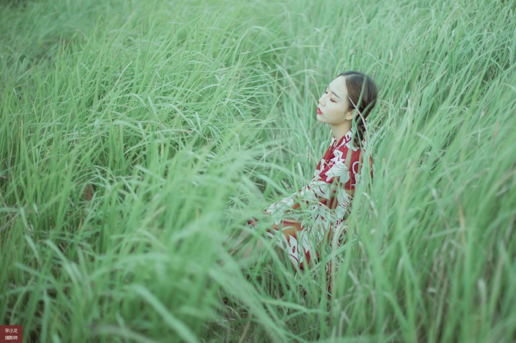 芦苇丛中的古装裙美女裸体美女写真116图片