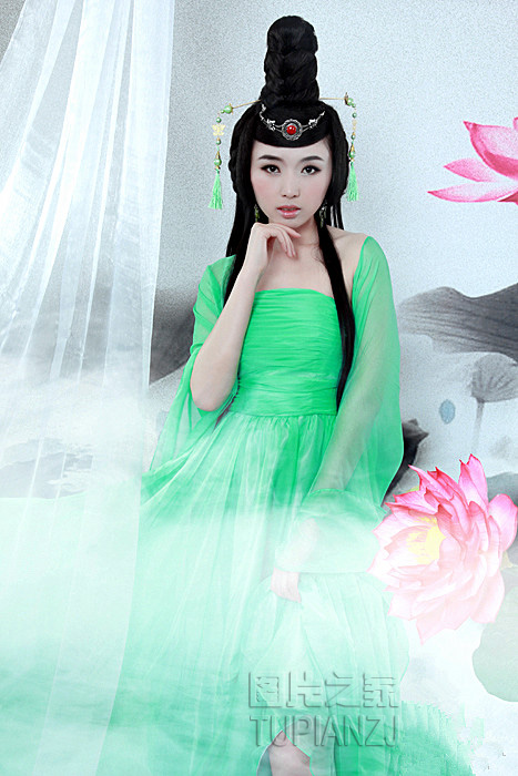 古典绿衣性感少女图片美女艺术写真