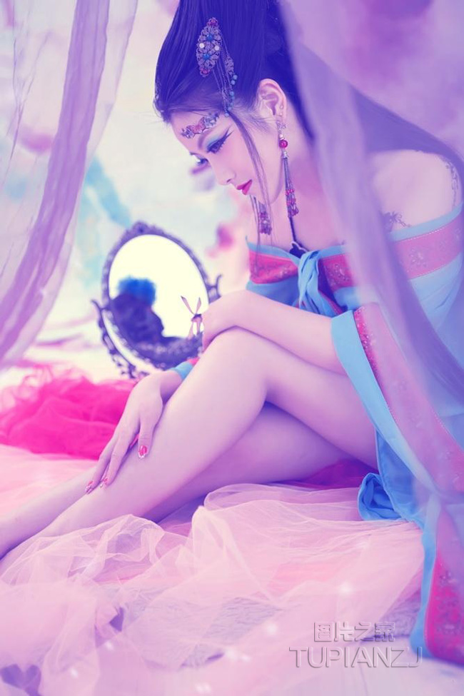 紫色蝴蝶少女图片 狐888日本欧美大胆人术艺术图片