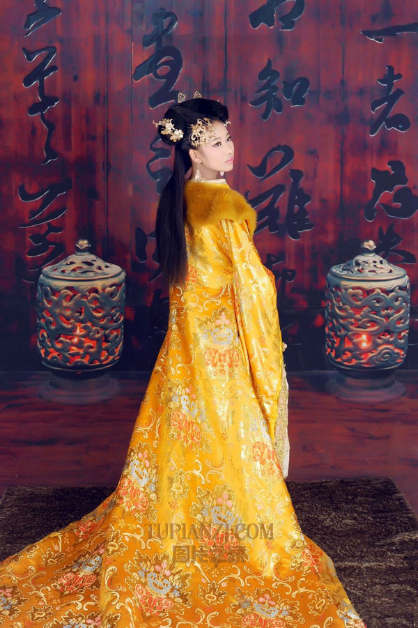 性感古装美女呈现贵妃无圣光无遮写真福利