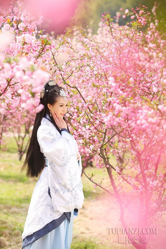 古典美女写真图片 花粉嫩虎白女潮喷图片