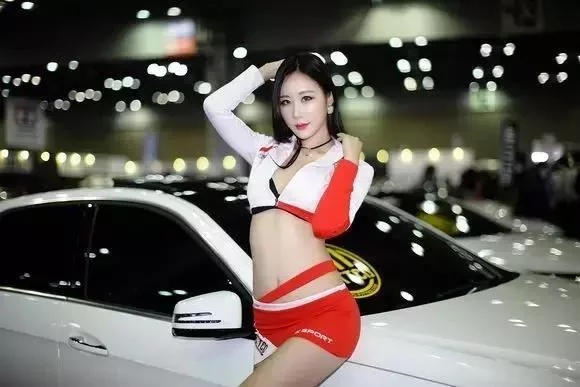 相貌甜美身材凹凸有致mm131美女裸身图片