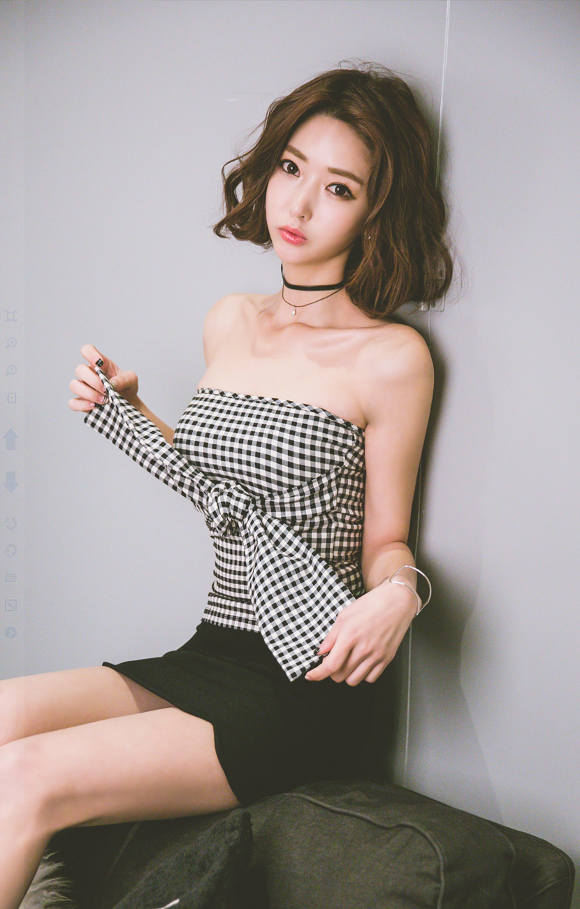 韩国抹胸短发性感锁骨露100%胸美女无遮挡