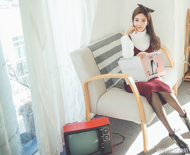 韩国美女修身长针织裙私密部位高清图