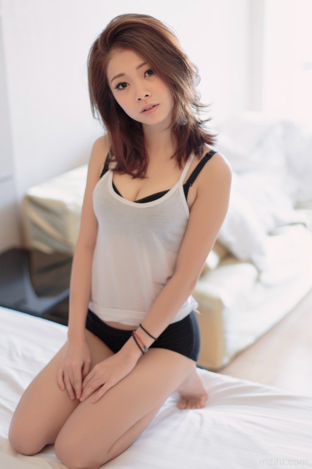 90后大胸美女性感私粉嫩小泬勾魂摄魄性感美女图片