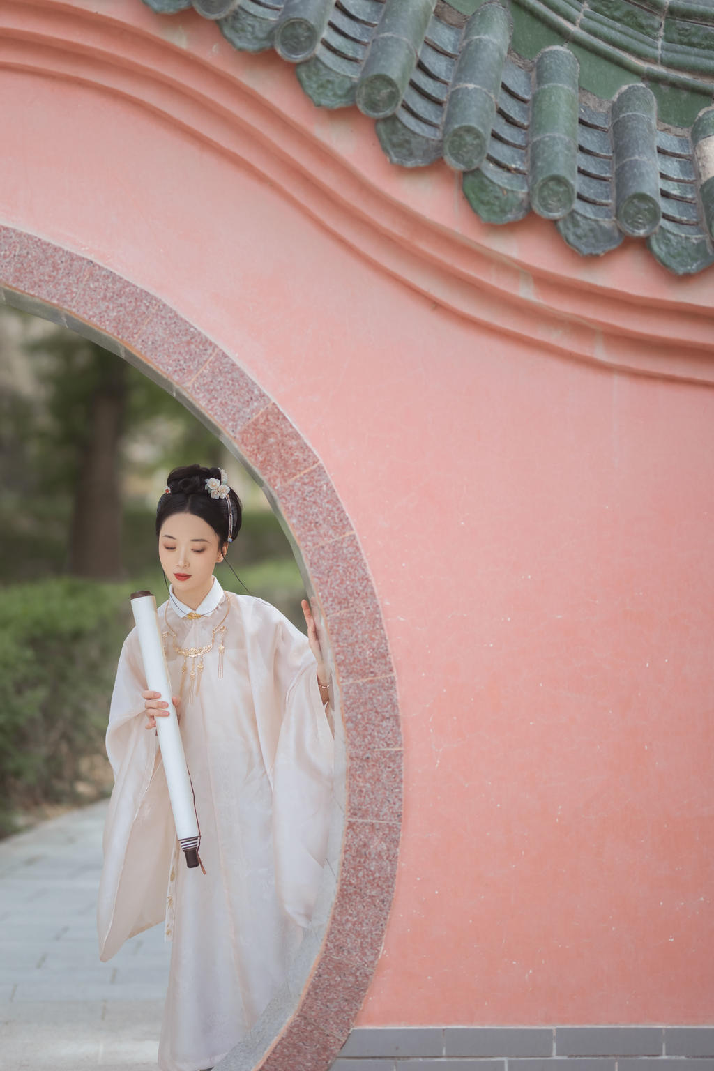 古装美女白衣飘飘端庄粉嫩虎白女馒头一线天