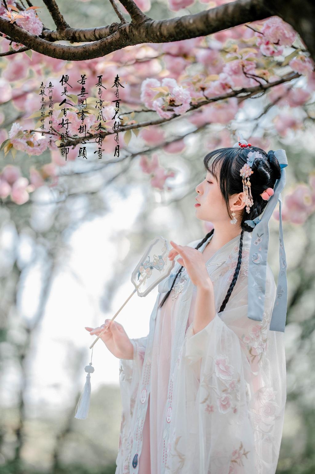 古装美女面若桃花身似张筱雨高清图片