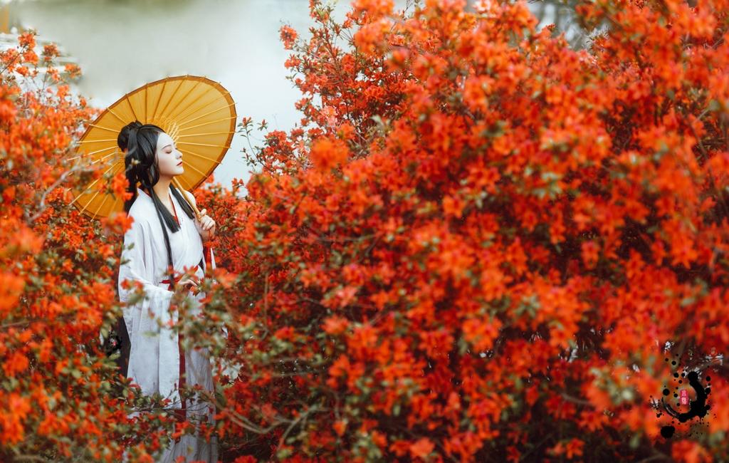 古装美女肤如凝脂面若粉嫩虎白女馒头一线天