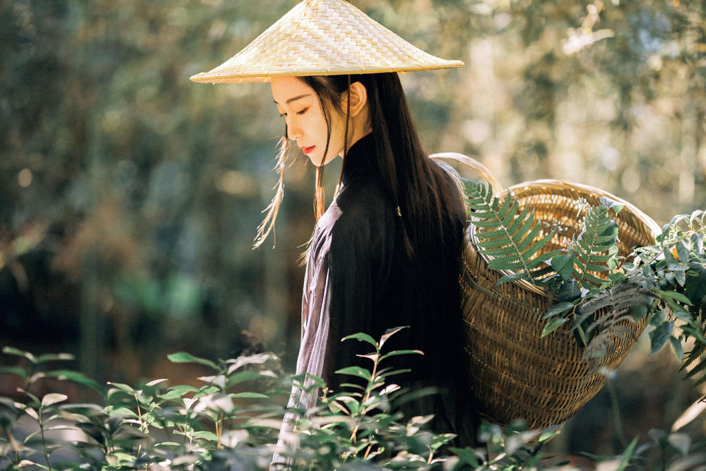 英姿飒爽的禁欲系女道偷拍18美女洗澡全过程图片