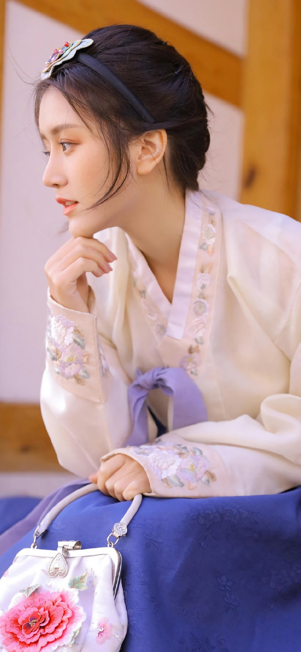 穿着汉服的日韩美女清美丽臀位图片