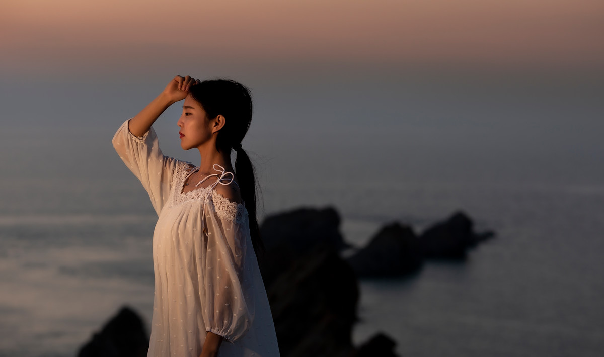 气质典雅的古装美女五露内裤写真图片