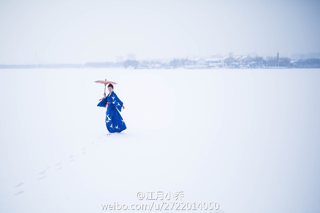 古装红唇美女雪地写真68283亚洲裸体艺术图片