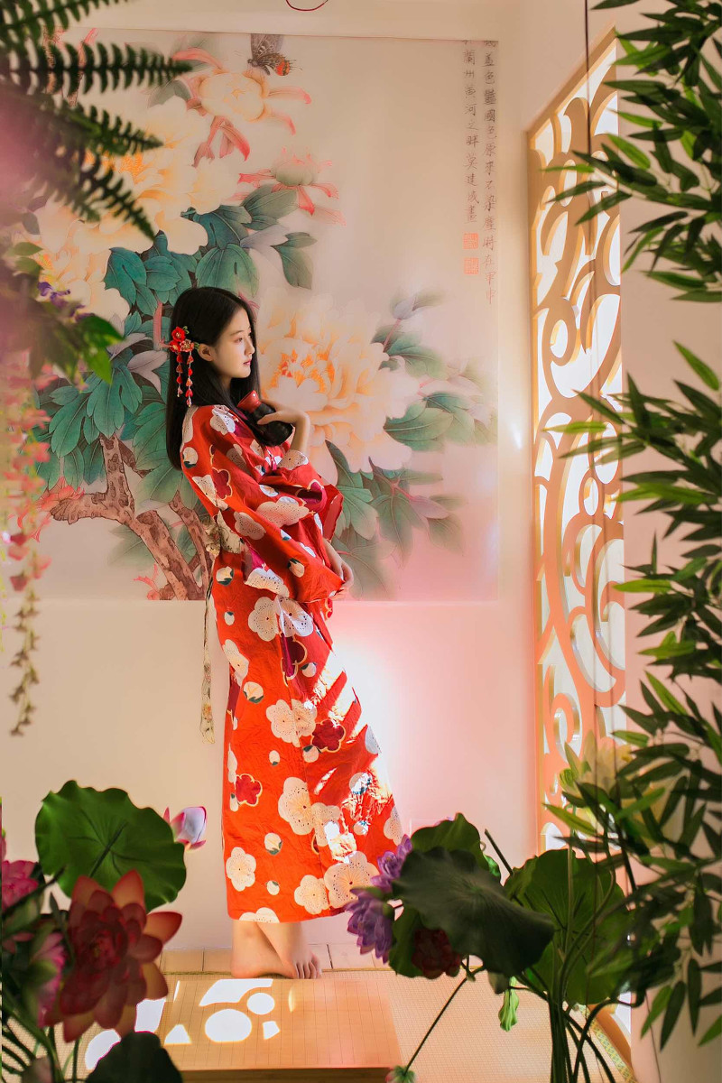 日本和服美少女自慰流白浆图片