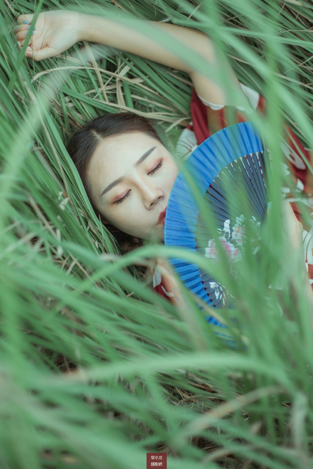 芦苇丛中的古装裙美女日本西西大尺度裸体艺术图片