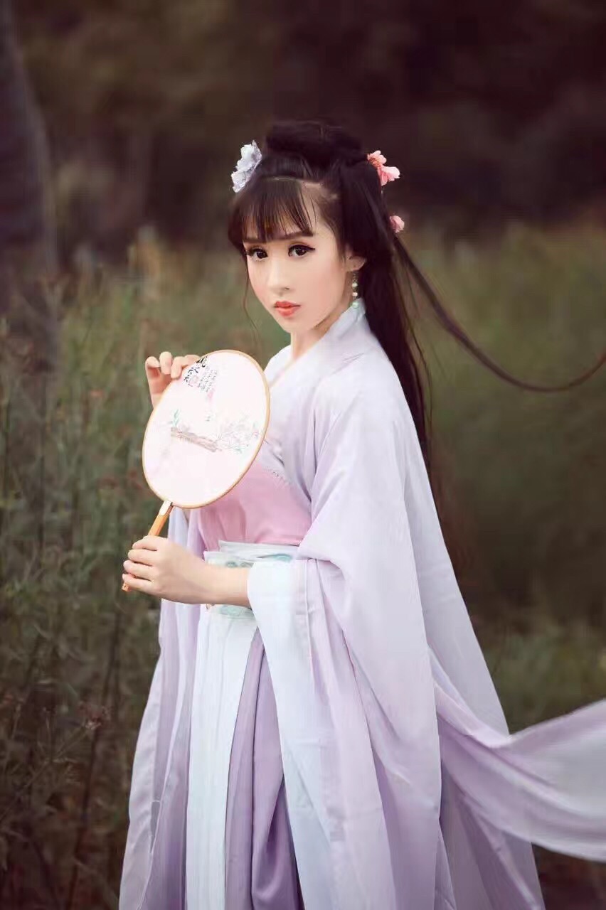 晶钰文化刘海古装美女成熟自拍照图片