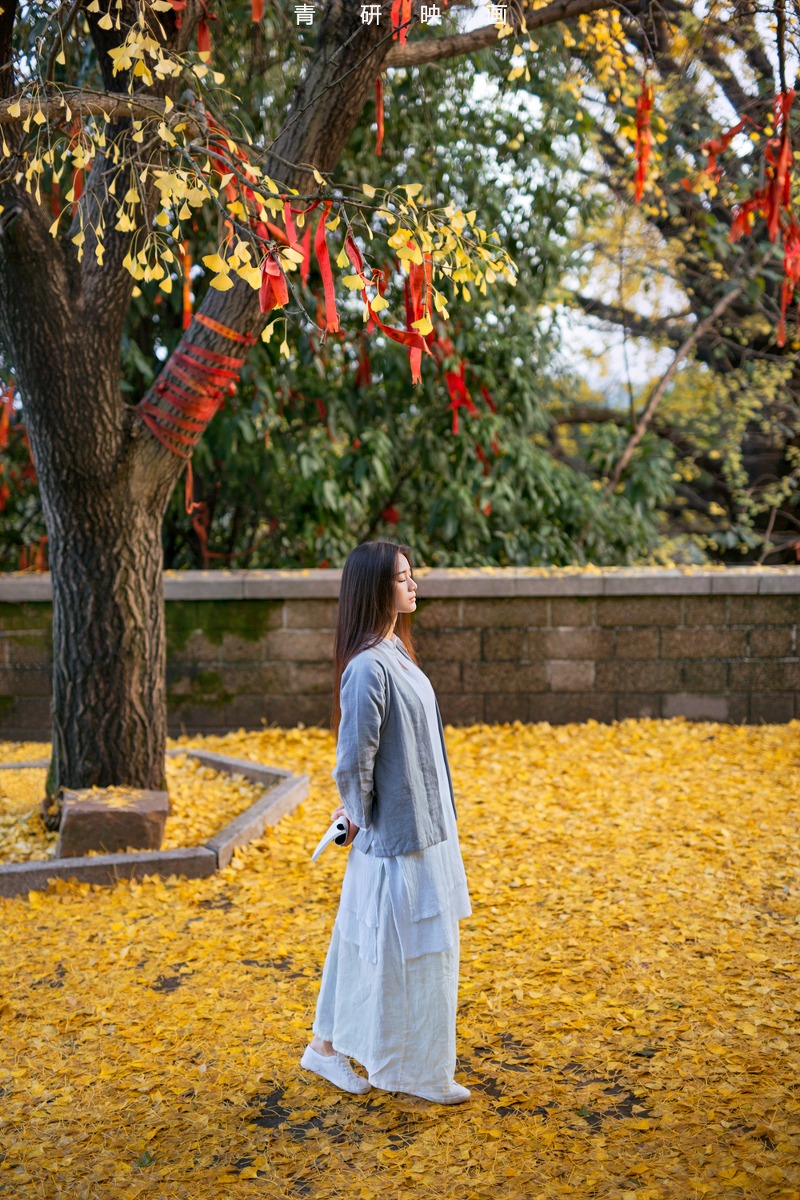 侠女造型古装长发美女翘臀后进美女蕾丝图片