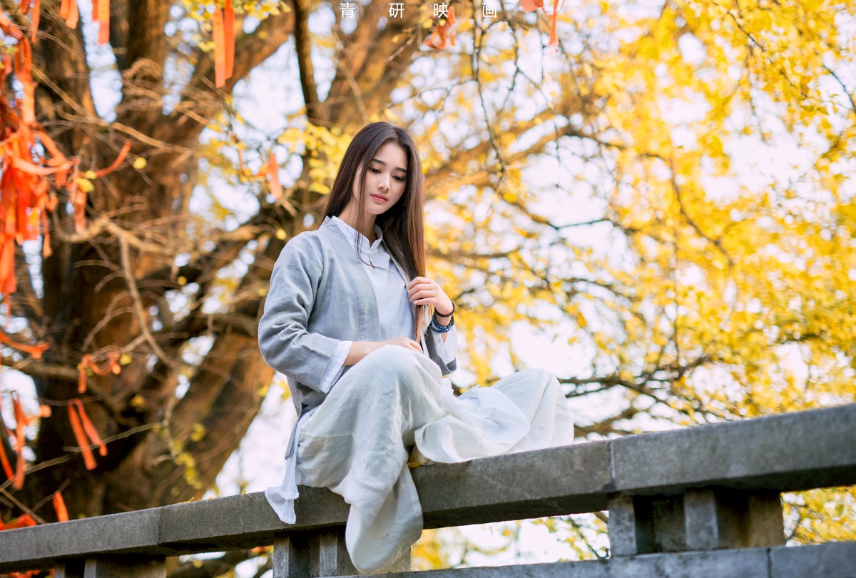 侠女造型古装长发美女翘臀后进美女蕾丝图片