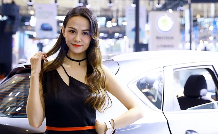 马自达最自信气质车模亚洲精品无码国模