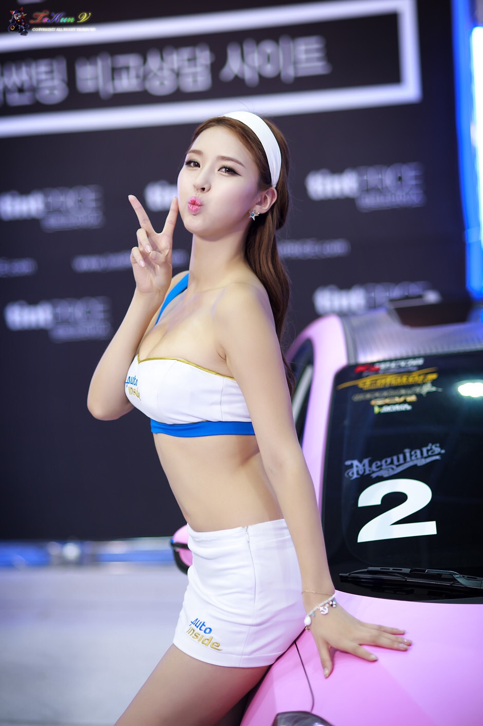 韩国抹胸超短美女车模mm1313又大又粗受不了