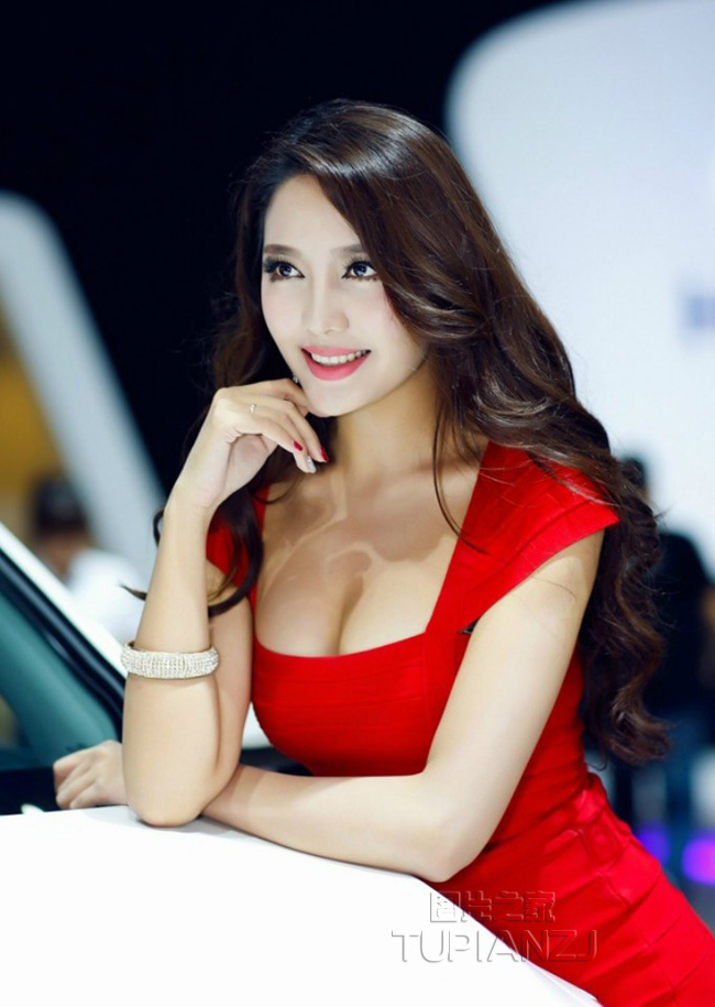 火红性感香车美女图片亚洲粉嫩高潮的18p图片