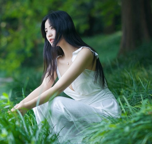 空姐制服美女小热巴翘高清大胆写真集