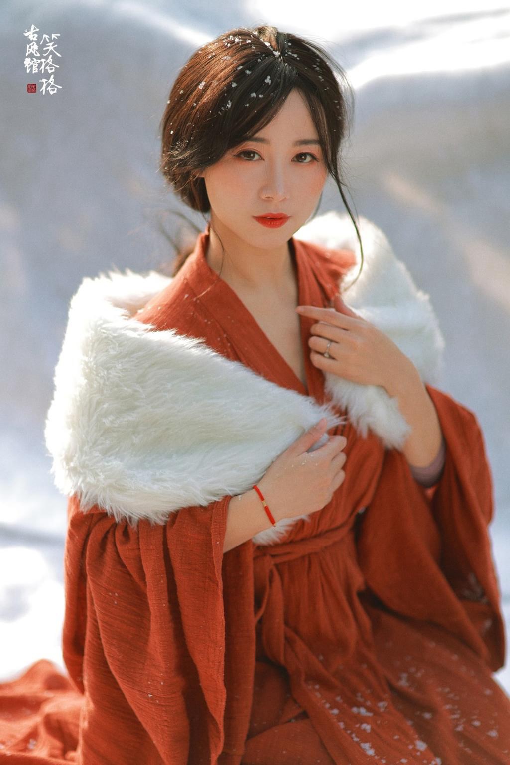 雪景中的汉服美女红妆极品身材小美女啪啪自拍图片