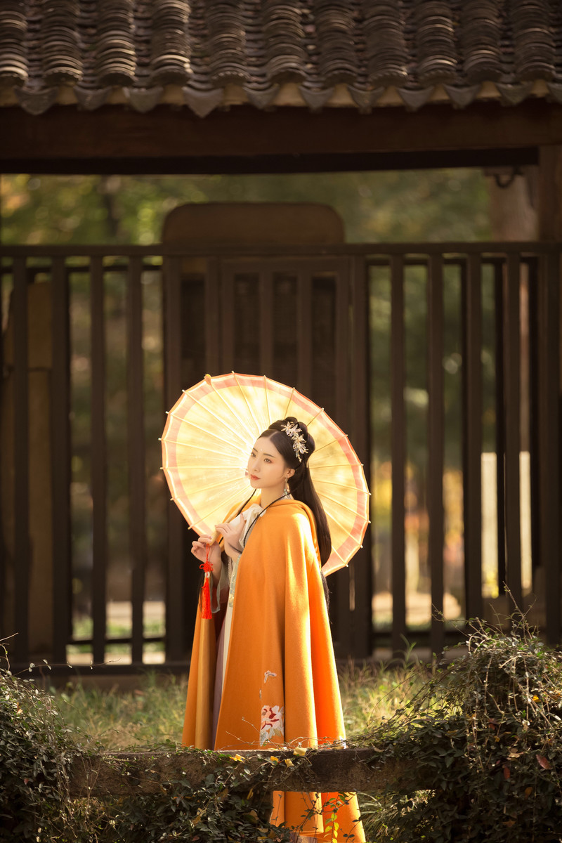 温柔娴淑的汉服美女气一区二区三区免费写真裸体美女图片