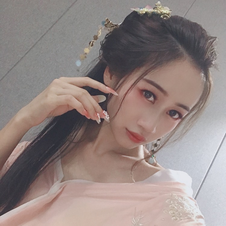 妖艳甜美气质的古装美MM131裸体美女图片