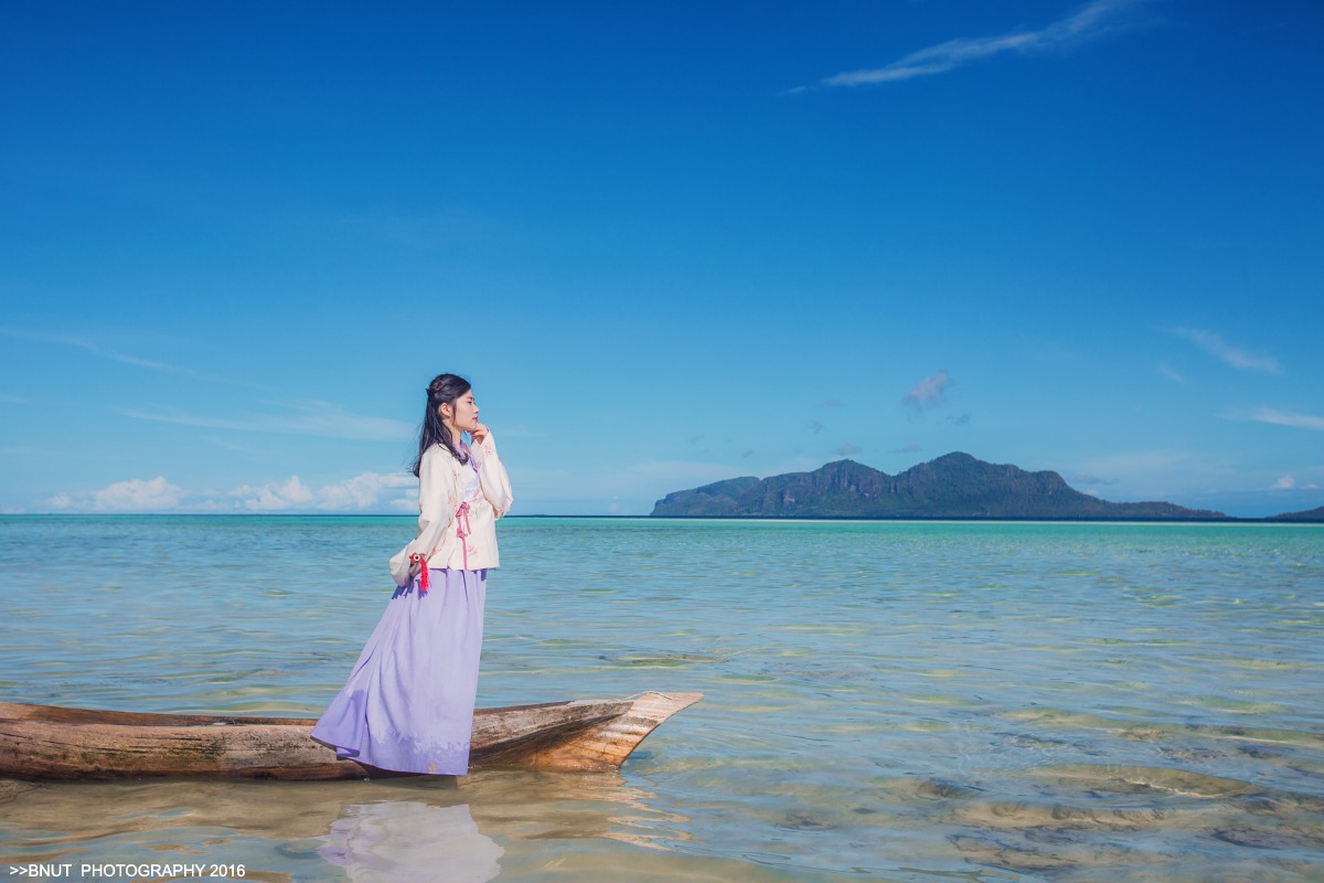画面超美的海边古装裙露p毛高清图片欣赏图片