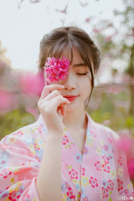 汉服美女姐妹花桃花源裸体美女穿情趣透明内衣写真