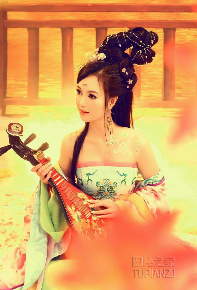 暖秋里的古典美少女 最大胆的中国艺木图片