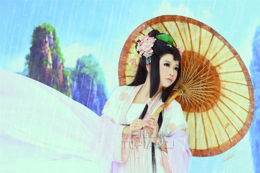 雨中清纯古装少女 忧最大胆的中国艺木图片