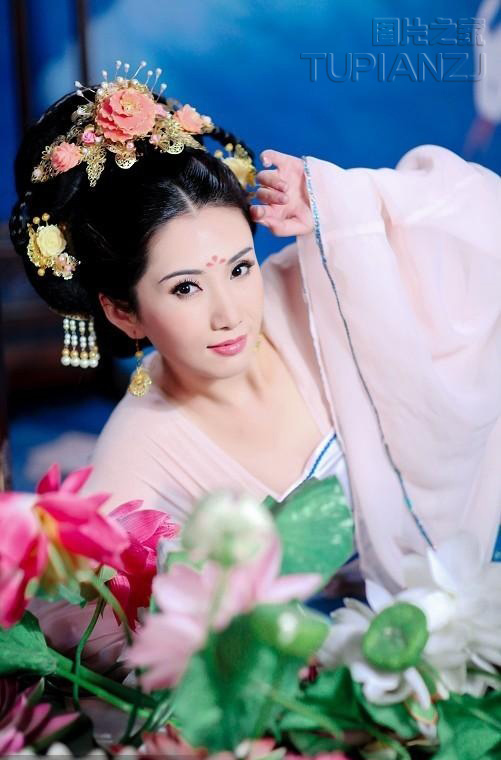 古装荷花仙子美女图最大胆的中国艺木图片