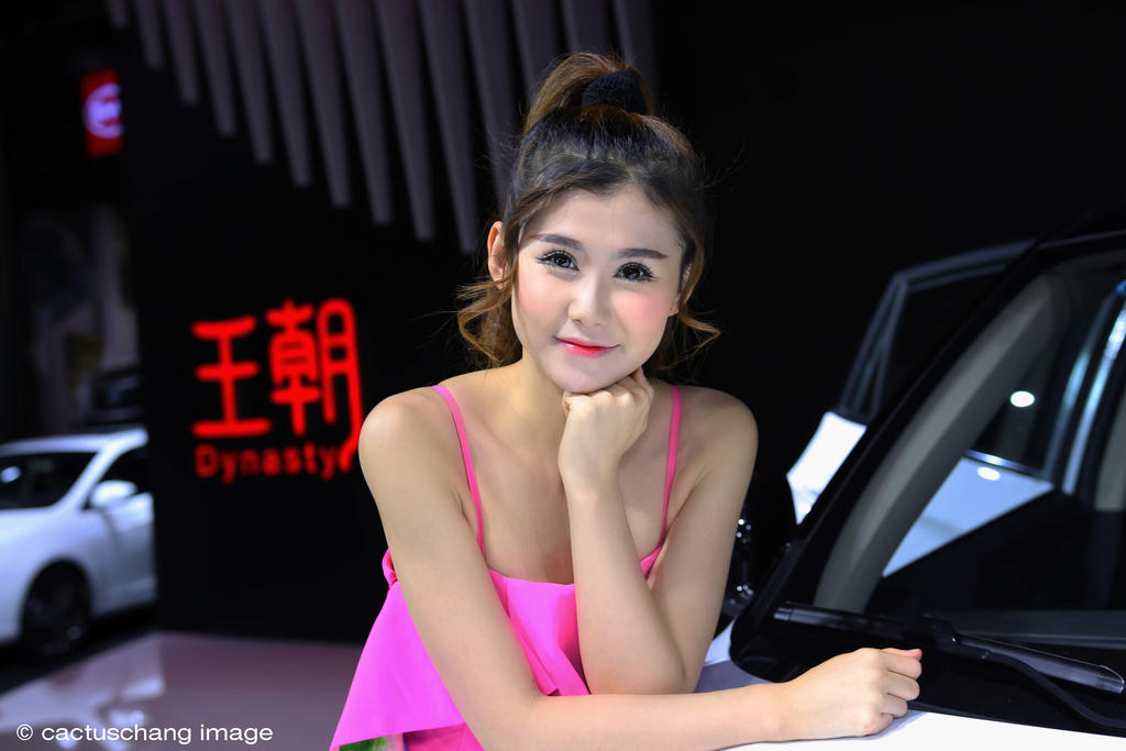 香车美人粉色短裙性感888大胆中国欧体图片