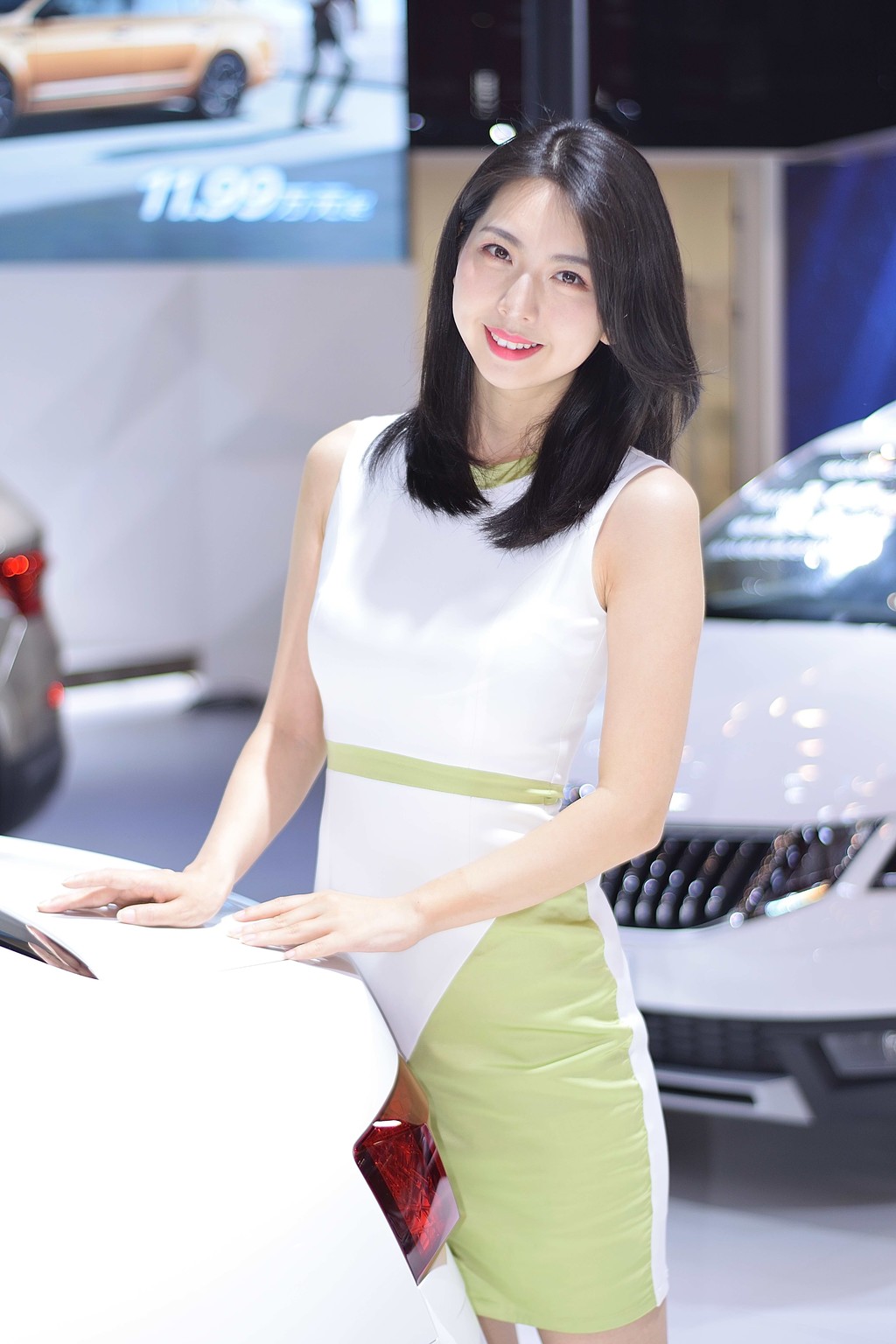 韩国美女车模迷人笑容翘臀美女后进式XXOO图片