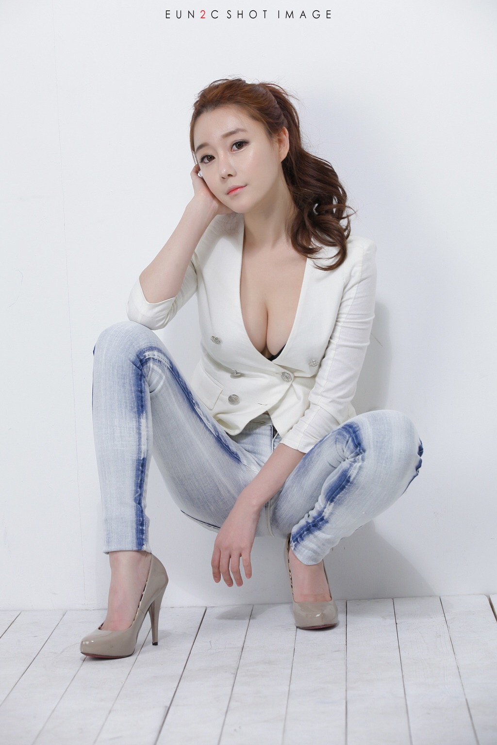 韩国牛仔裤性感美女开2o19美国美女女图片